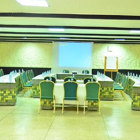 Fish Eagle Inn Найваша Екстериор снимка