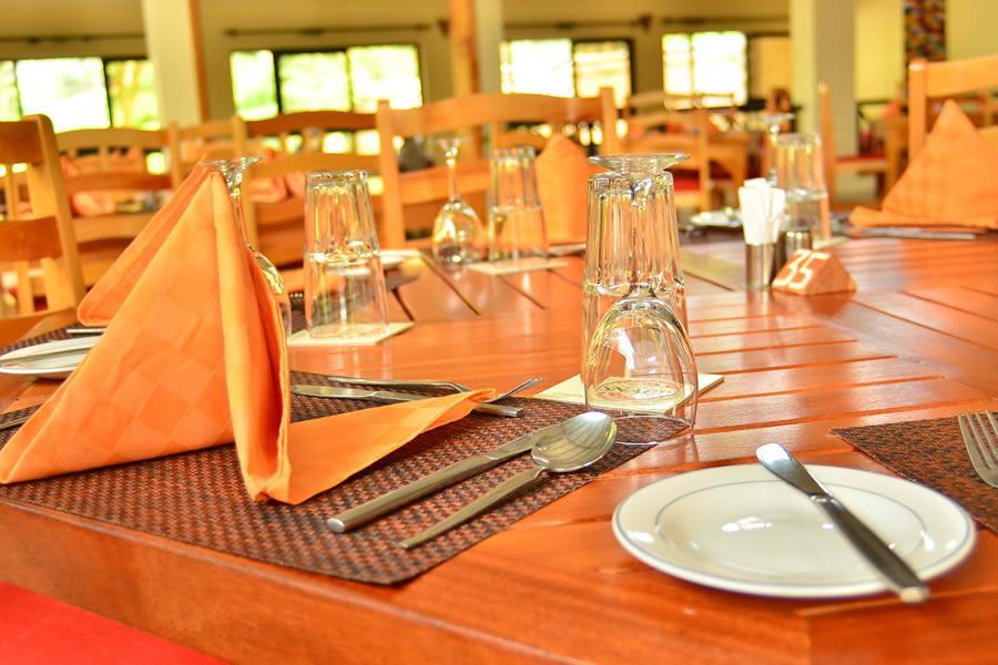 Fish Eagle Inn Найваша Екстериор снимка