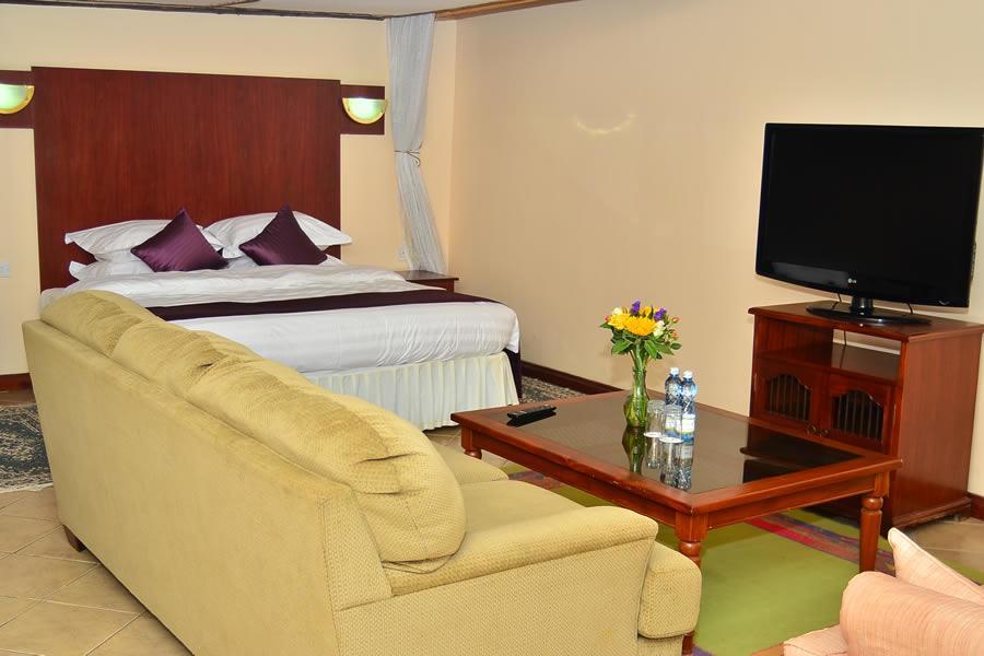 Fish Eagle Inn Найваша Екстериор снимка